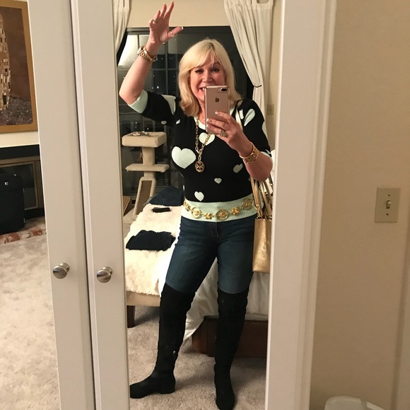 💝Show your love will ”REMAIN!” Comfy sweater in Black w/Mint green hearts/trim - Picture 3 of 8